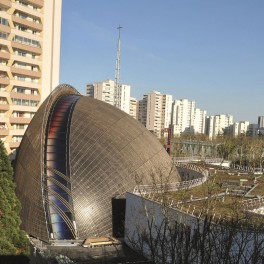 La cathédrale de Créteil, première du XXIe siècle La cathédrale de Créteil, première du XXIe siècle