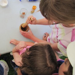 Atelier jeune public - Boire et manger au Moyen-Âge Atelier jeune public - Boire et manger au Moyen-Âge